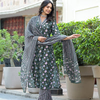 Women's Printed Kurta  With Pant and dupatta